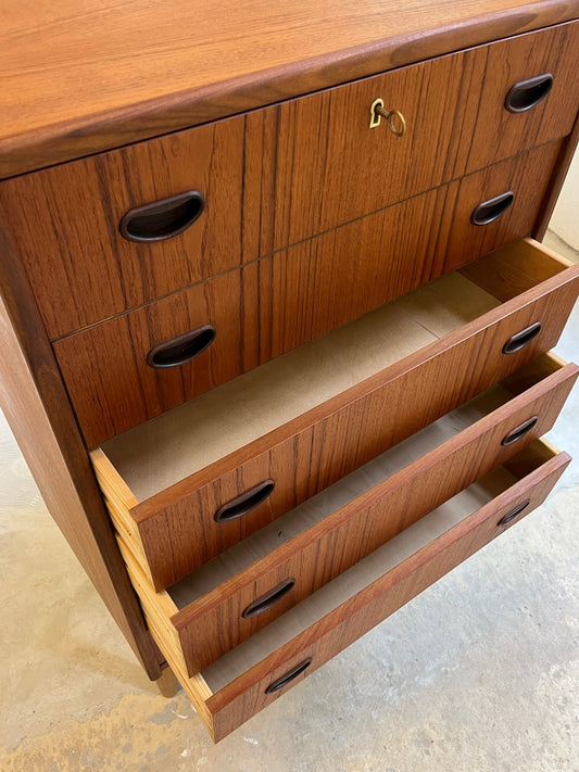 Kommode Teak mit Schloss aus Dänemark