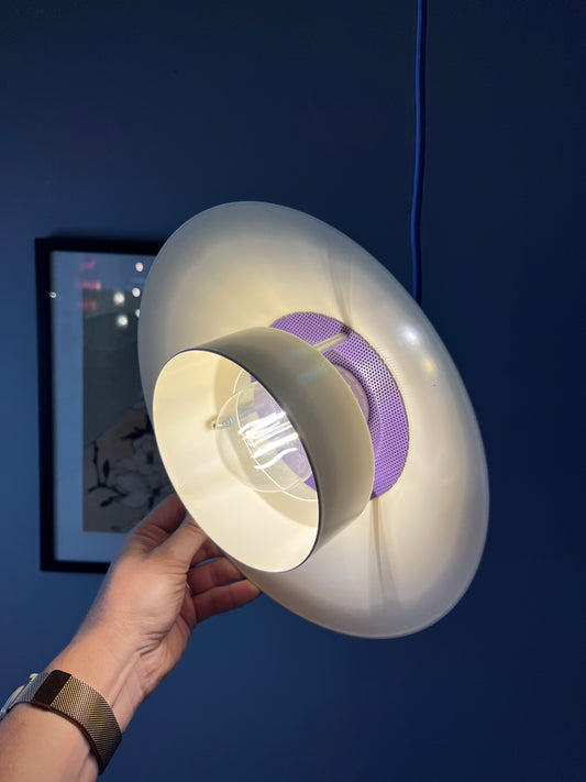 Lamellenlampe Modell Garda lila weiß von Design Light