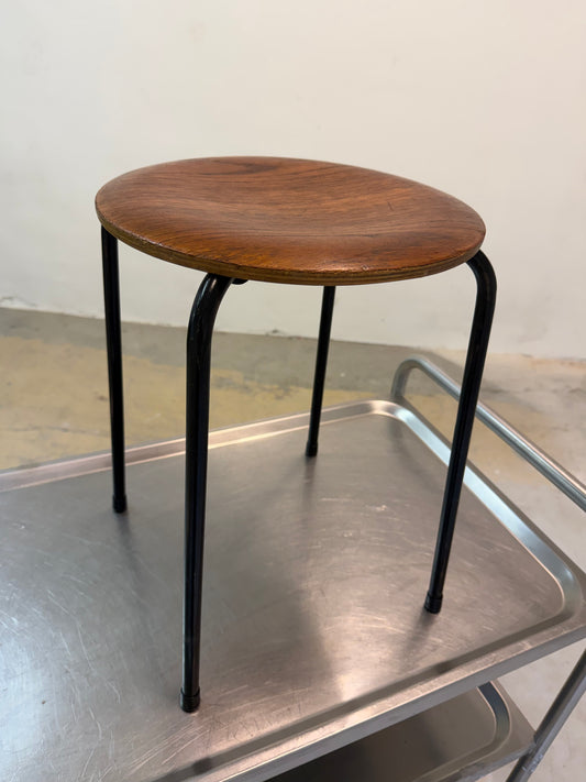 Dot Hocker schwarz Teak von Arne Jacobsen für Fritz Hansen