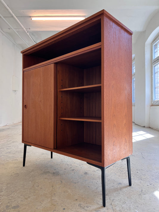 Schrank Teak mit Schiebetüren aus Dänemark