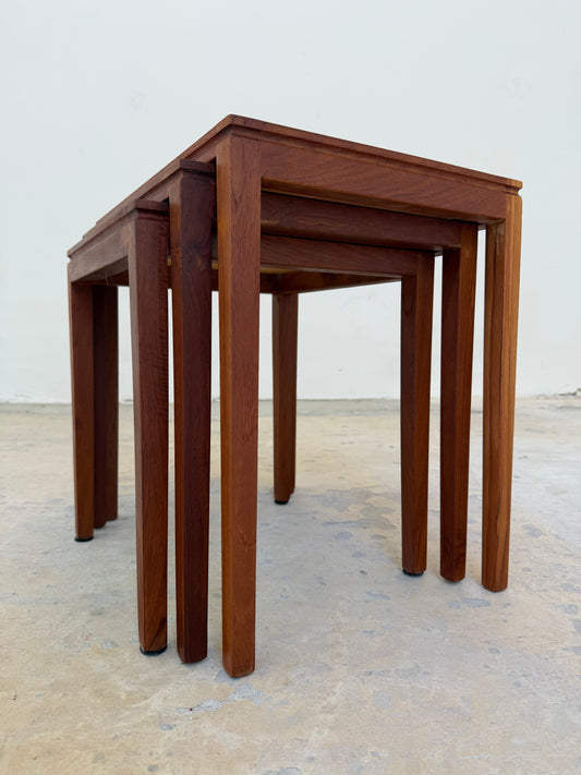 Set: 3 Satztische Teak & Fliesen aus Dänemark