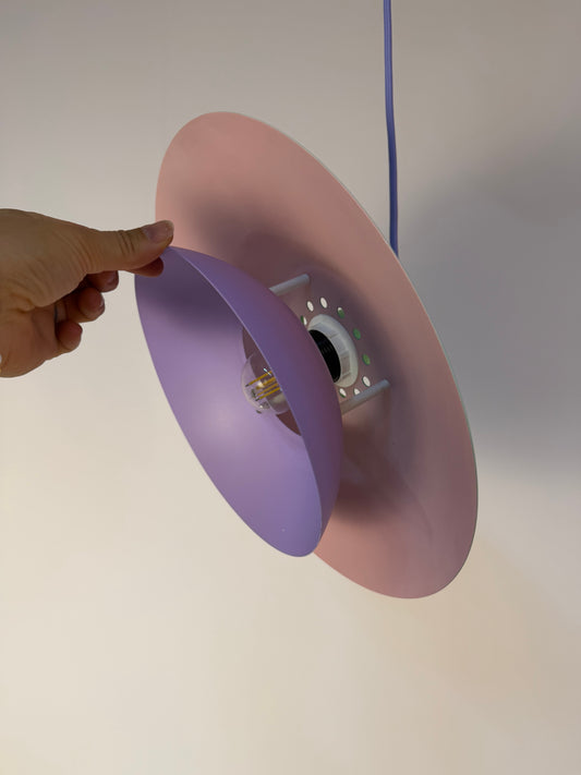 Lamellenlampe neu lackiert flieder türkis aus Dänemark