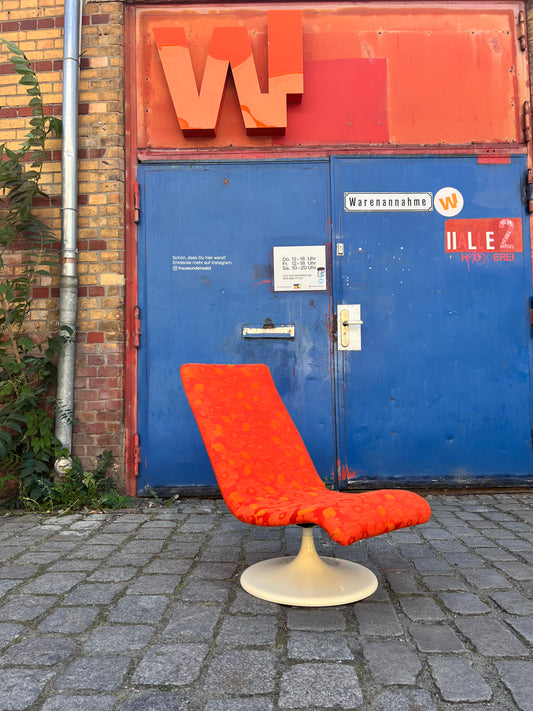 Sessel mit Tulpenfuß orange creme 70er