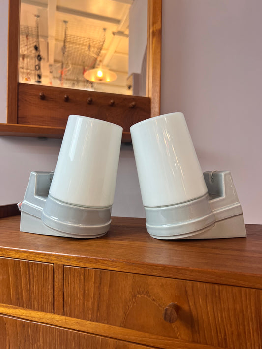 Set: 2x Wandlampe Modell 6070 hellgrau Sigvard Bernadotte für Ifö