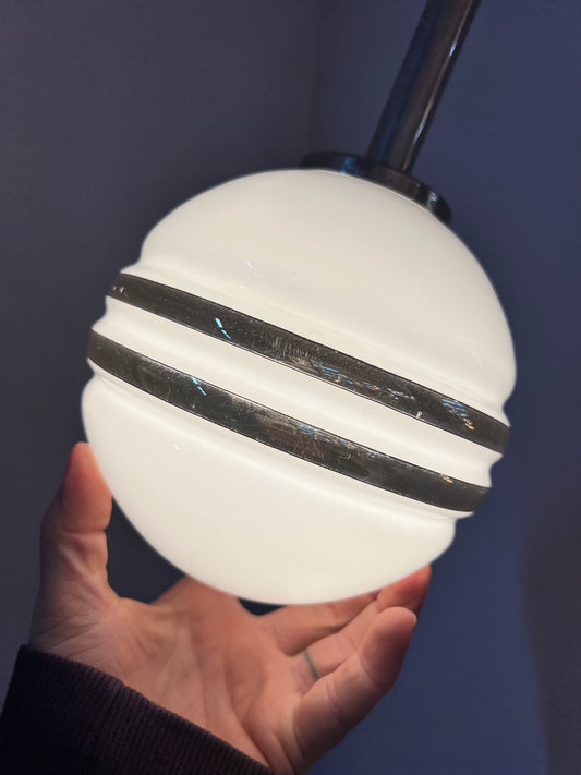 Kleine Kugellampe weiß silber Glas