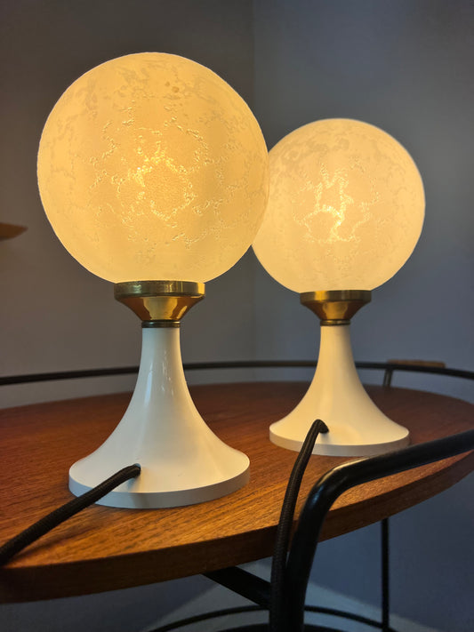 Set: 2x Nachttischlampe mit Tulipfuß