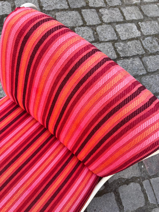 Sessel 70er pink gestreift