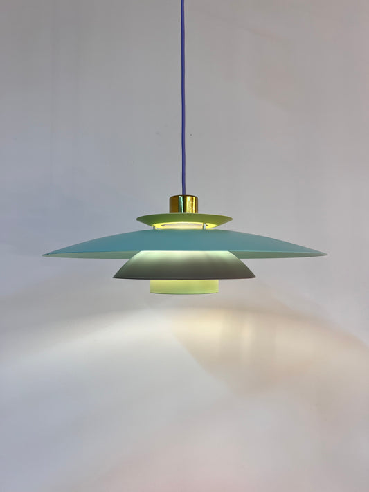 Lamellenlampe neu lackiert, Dänemark