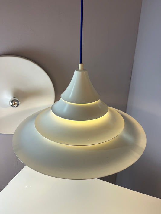 Hängelampe Pagode weiß von Ricardoni für Nordisk Solar