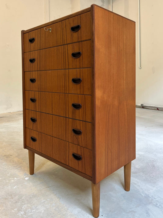 Kommode Teak mit Schloss aus Dänemark