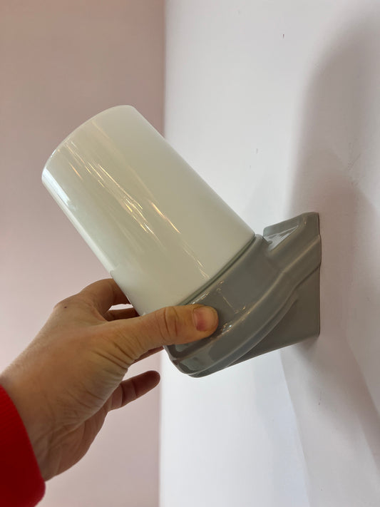 Wandlampe Modell 6075 hellgrau Sigvard Bernadotte für Ifö