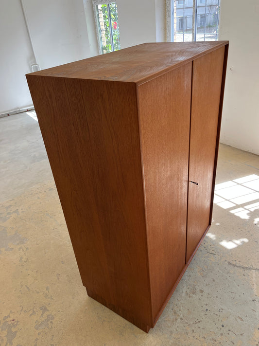 Großer Kleiderschrank Teak von rt Möbel
