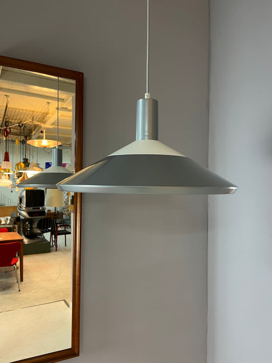 Hängelampe Modell 118564 grau weiß von Louis Poulsen