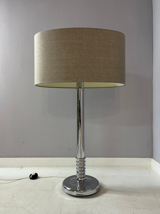 Stehlampe Chrom mit grauem Schirm