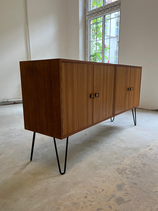 Sideboard Teak mit Flügeltüren & Messinggriffen