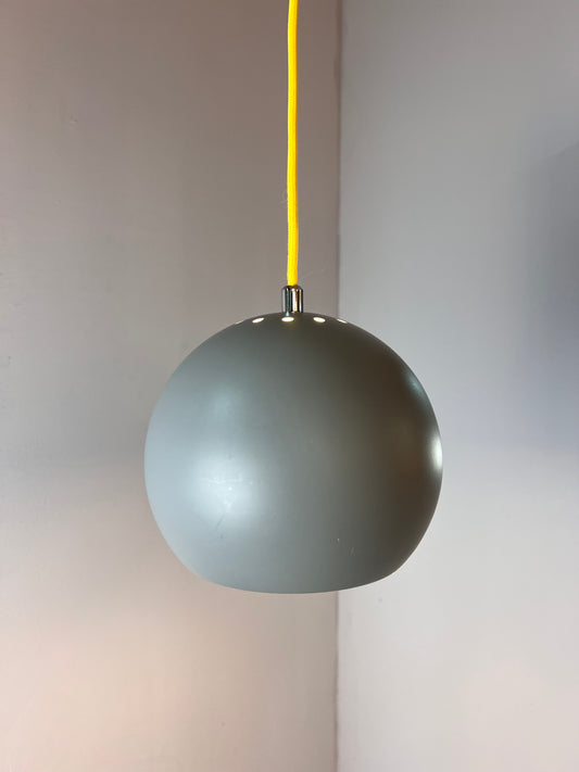 Kugellampe grau von Frandsen Dänemark