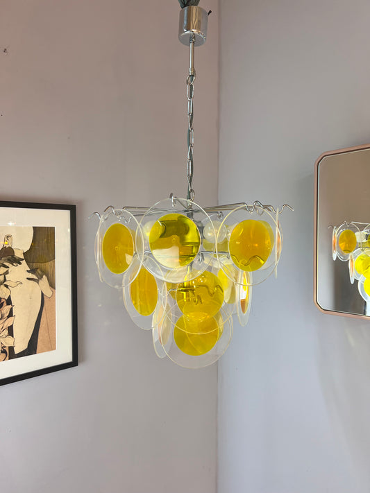 Kronleuchter gelb silber mit Plexiglas-Scheiben