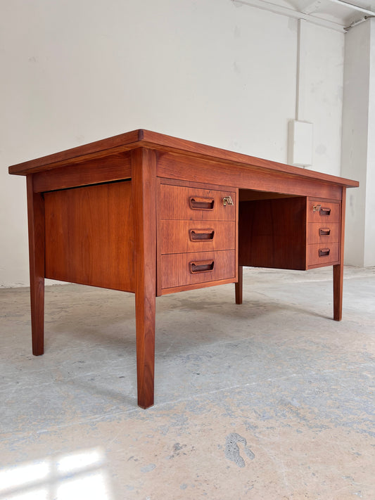 Freistehender Schreibtisch Teak aus Dänemark Sigh & Søns Møbler