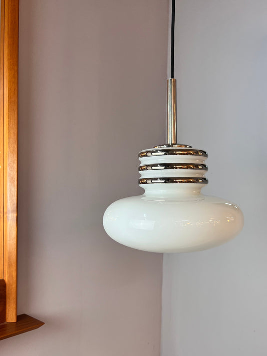 Hängelampe weiß Chrom von Leclaire & Schäfer