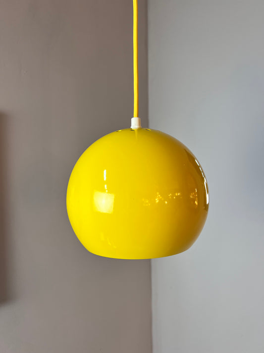 Kugellampe gelb aus Dänemark