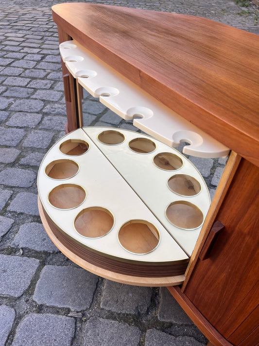 Eckbar Nussbaum mit drehbarem Regal