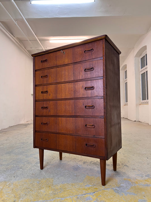 Kommode Teak mit Schloss aus Dänemark