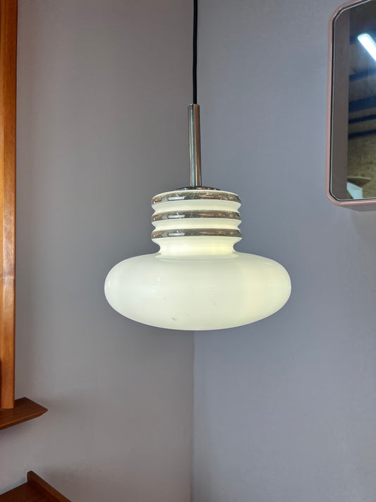 Hängelampe weiß Chrom von Leclaire & Schäfer