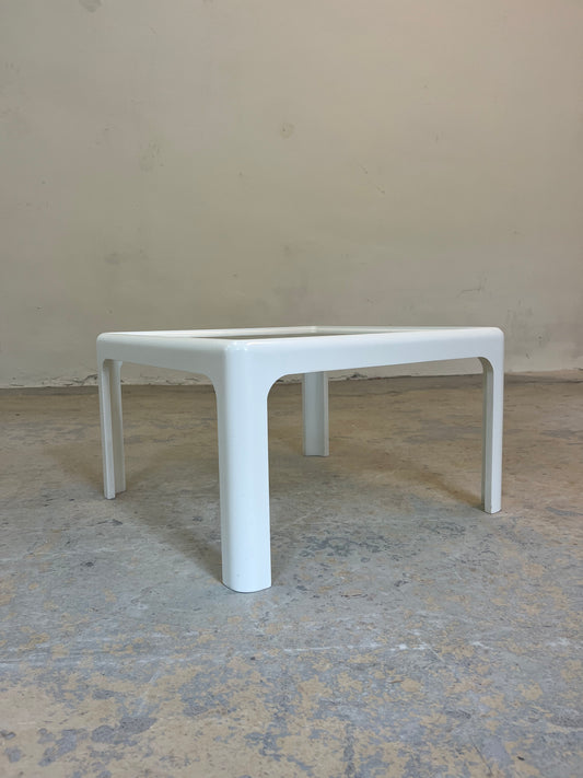 Quadratischer Couchtisch weiß Glas von Peter Ghyczy für Horn Collection