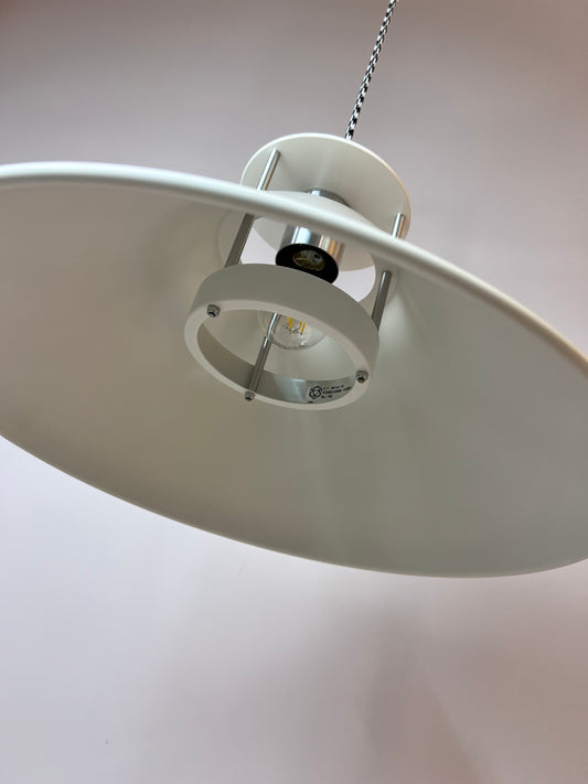 Hängelampe weiß von C.F. Möller Architects für Nordisk Solar