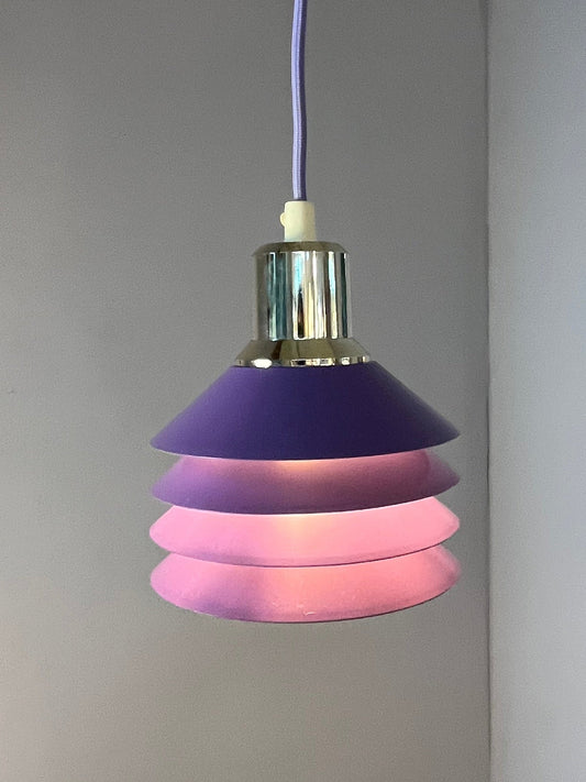 Lamellenlampe Modell Siam lila silber von Design Light