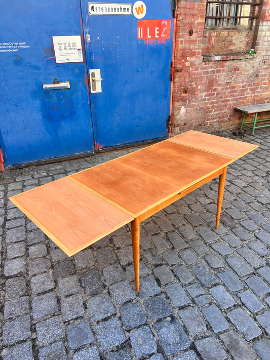 Ausziehbarer Esstisch Buche von Alma Tische