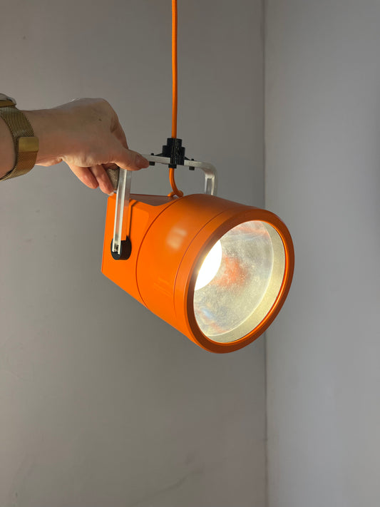 Strahler Unispot orange neu lackiert von Louis Poulsen