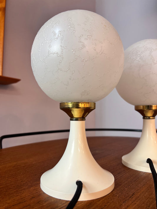 Set: 2x Nachttischlampe mit Tulipfuß