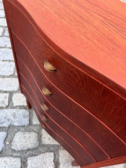 Geschwungene Kommode Teak aus Dänemark