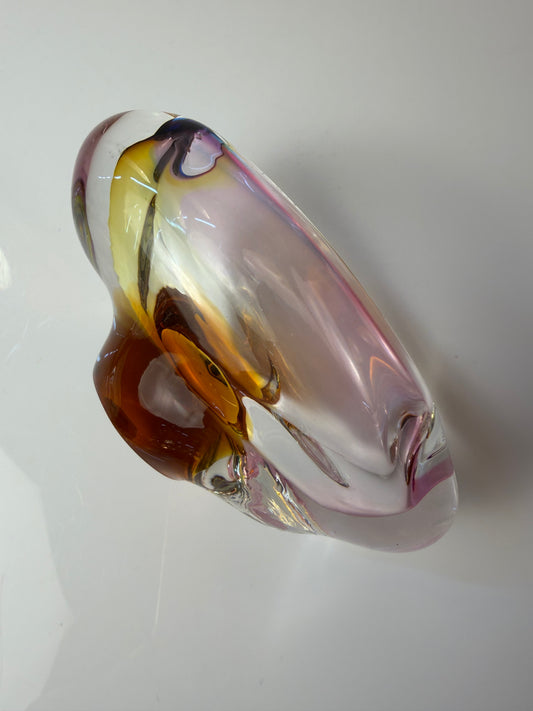 Aschenbecher rosa gelb Glas von Josef Rozinek für die Glashütte Nový Bor