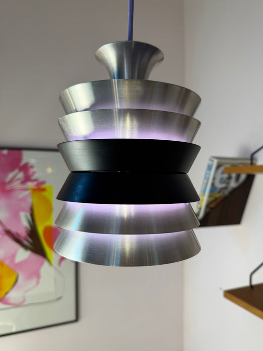 Lamellenlampe Trava silber schwarz lila von Carl Thore für Granhaga