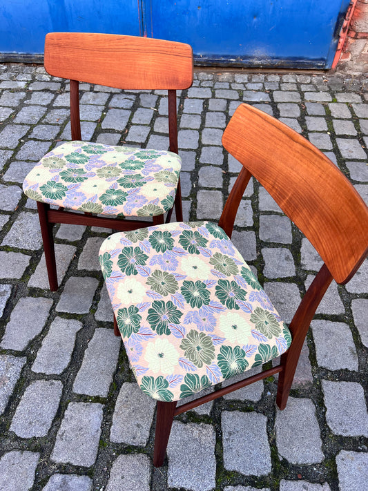 Set: 2x Esszimmerstuhl floral Teak von Farstrup