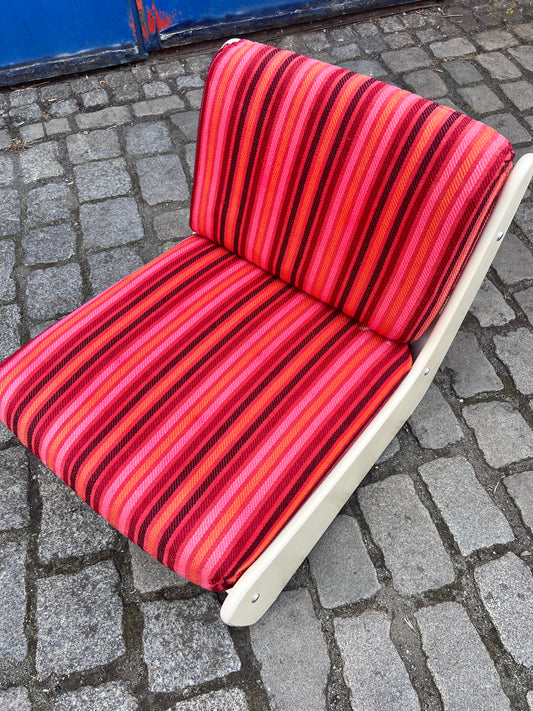 Sessel 70er pink gestreift