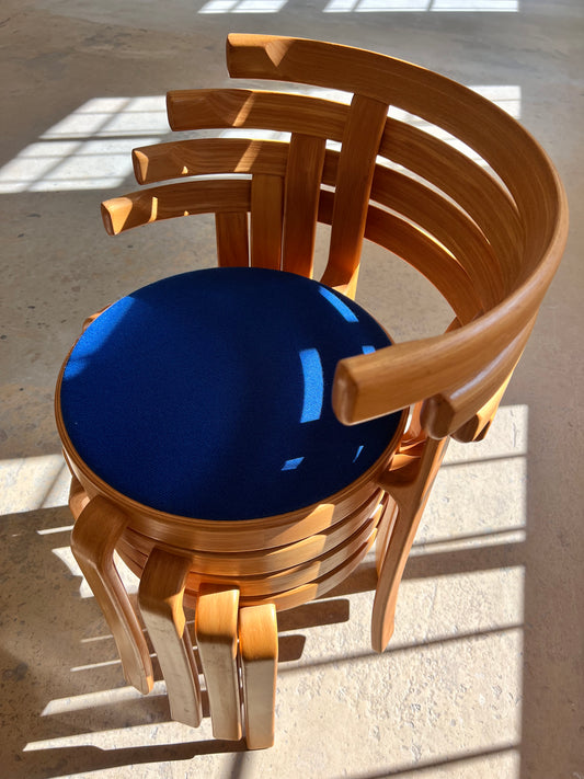 Armlehnstuhl Serie 8000 blau Buche von Thygesen & Sørensen für Magnus Olesen