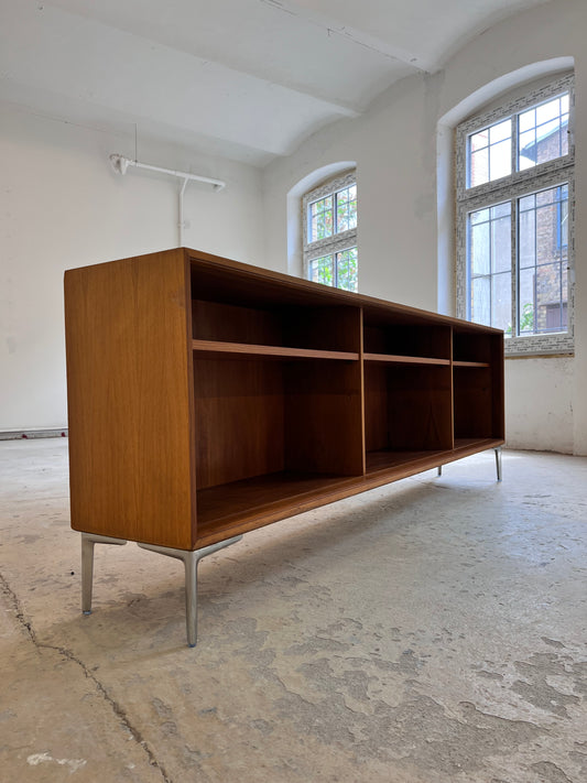 Sideboard Regal Nussbaum mit neuen Chromfüßen