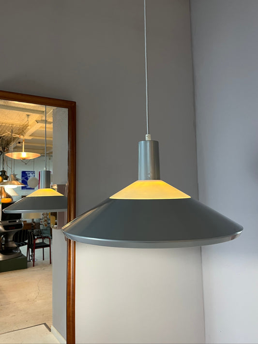 Hängelampe Modell 118564 grau weiß von Louis Poulsen