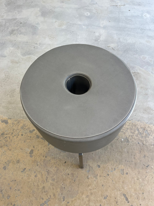 Donut Hocker silbergrau Leder