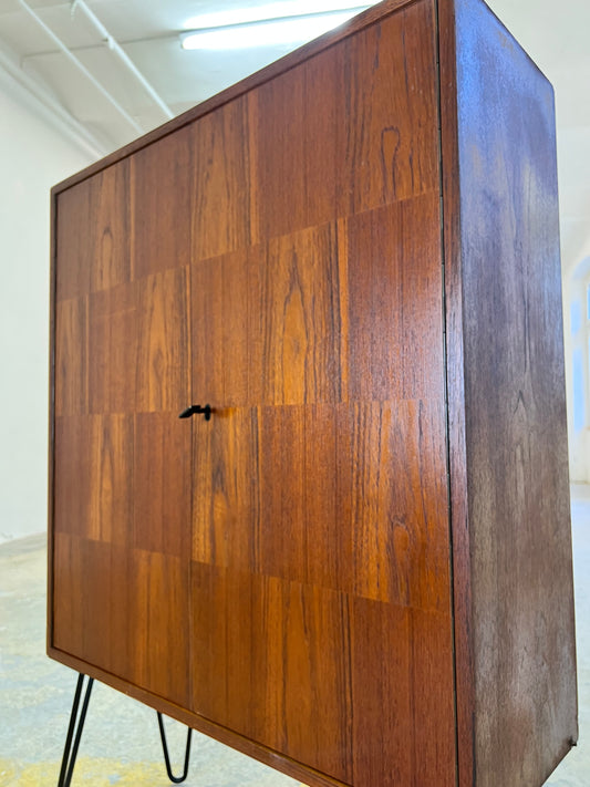 Regal Teak mit Schloss & Türen aus Dänemark