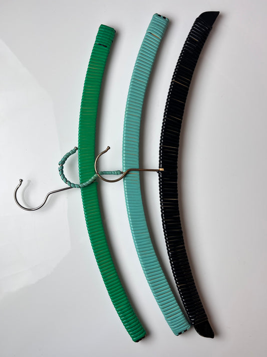 Set: 3x Kleiderbügel grün schwarz