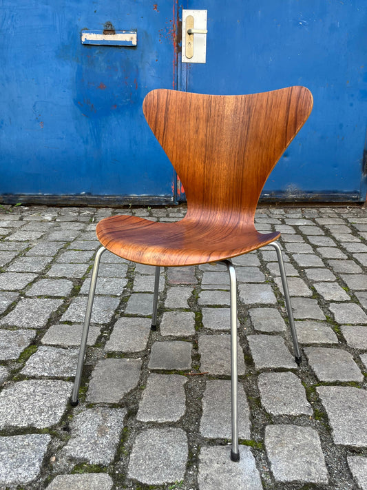 Stuhl Serie 7 Nussbaum von Arne Jacobsen für Fritz Hansen