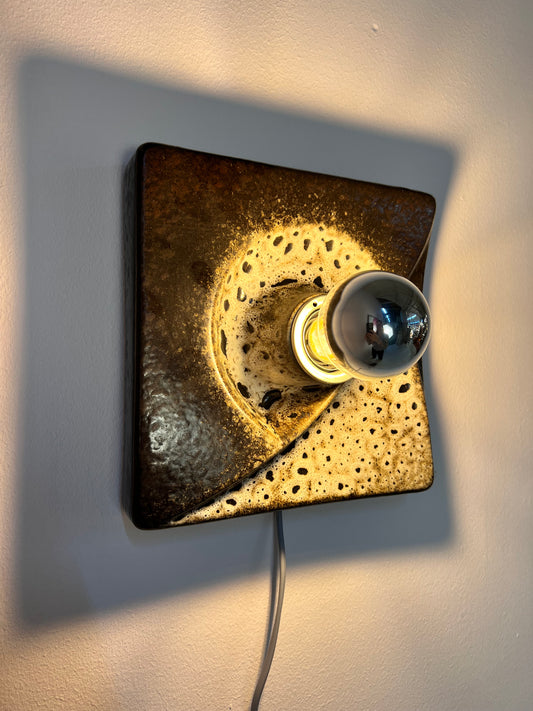 Wandlampe braun weiß Keramik von WGP PAN