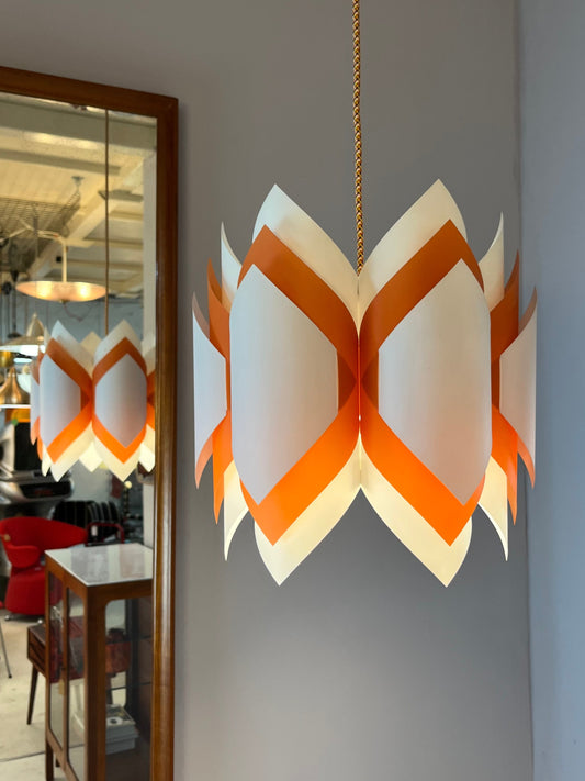 Hängelampe Ballet orange weiß von Lars Schiøler für P.J. Høyrup