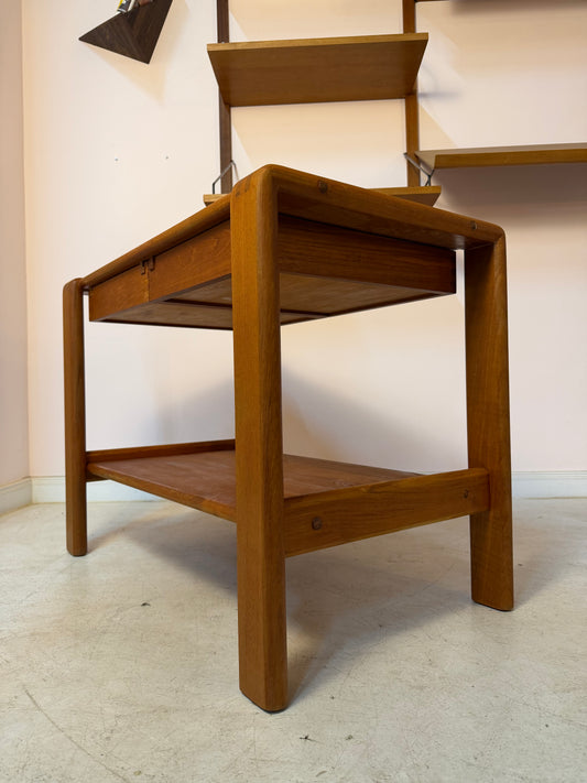Beistelltisch Teak mit Schubladen & Ablage aus Dänemark