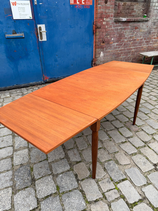 Ausziehbarer Esstisch Teak mit Beinen aus Eiche