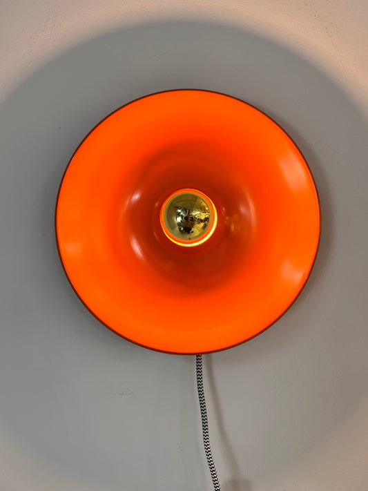 Wandlampe Diskus orange 25 cm von Charlotte Perriand für Honsel